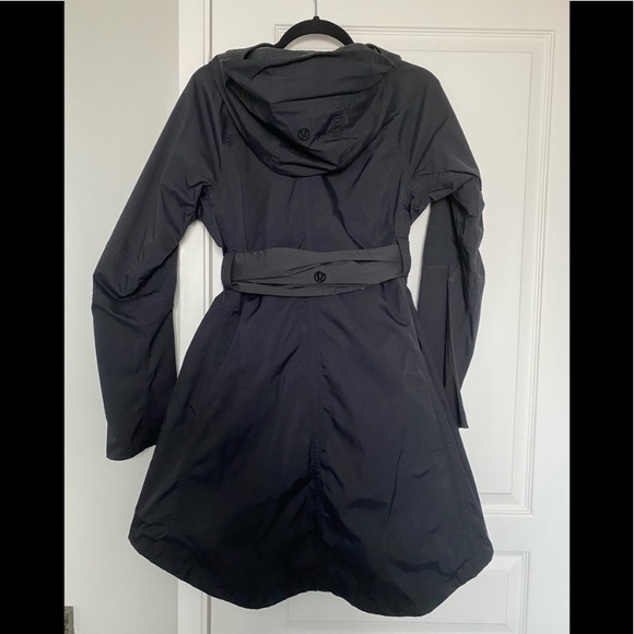 Lululemon pedal power rain jacket reversible - Picture 2 of 7